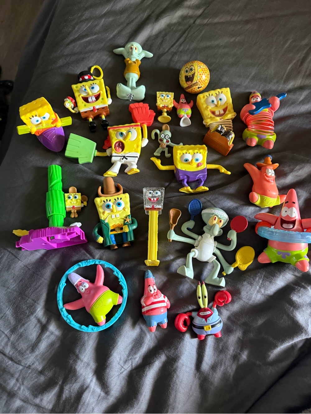 Vintage Nickelodeon SpongeBob SquarePants Assorted Kids Toy Figures - Yellow